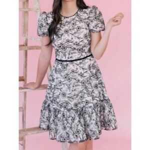 Gal Meets Glam Viola Raffia Embroidered White + Black Floral Dress, NWT, 10P